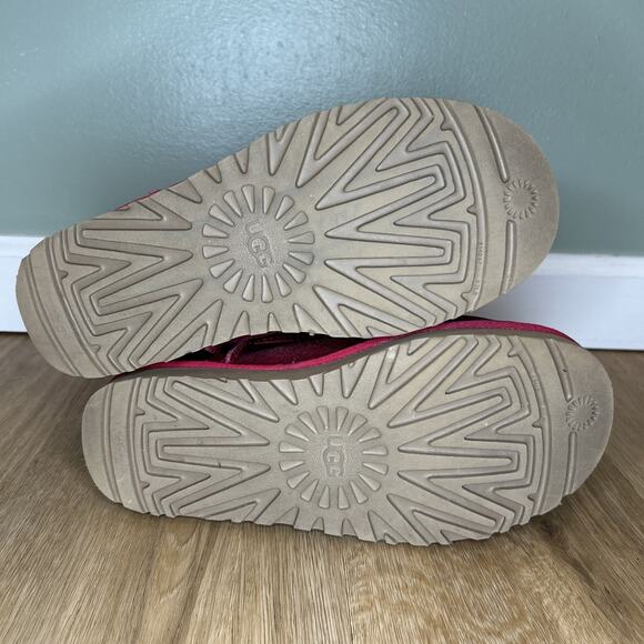 UGG Womens 7 Boots Bailey Bow Short Mini Red Metallic Shearling GLISTEN RADISH - Picture 6 of 7